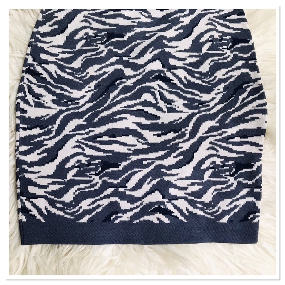 Leith Nordstrom Knit Mini Skirt Zebra Print Navy Blue Black & White Size XS - Picture 3 of 9